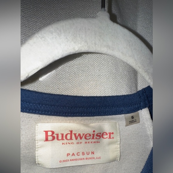 Pacsun Budweiser Women's LongSleeve Blue and Cream Raglan Top Size Small - Picture 4 of 5